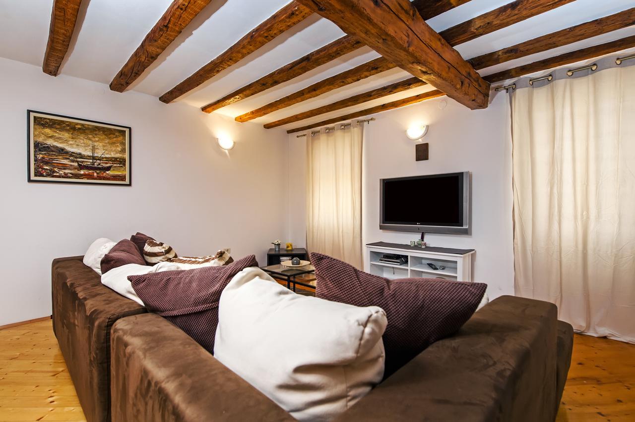 Apartment Marconi Ровин Екстериор снимка
