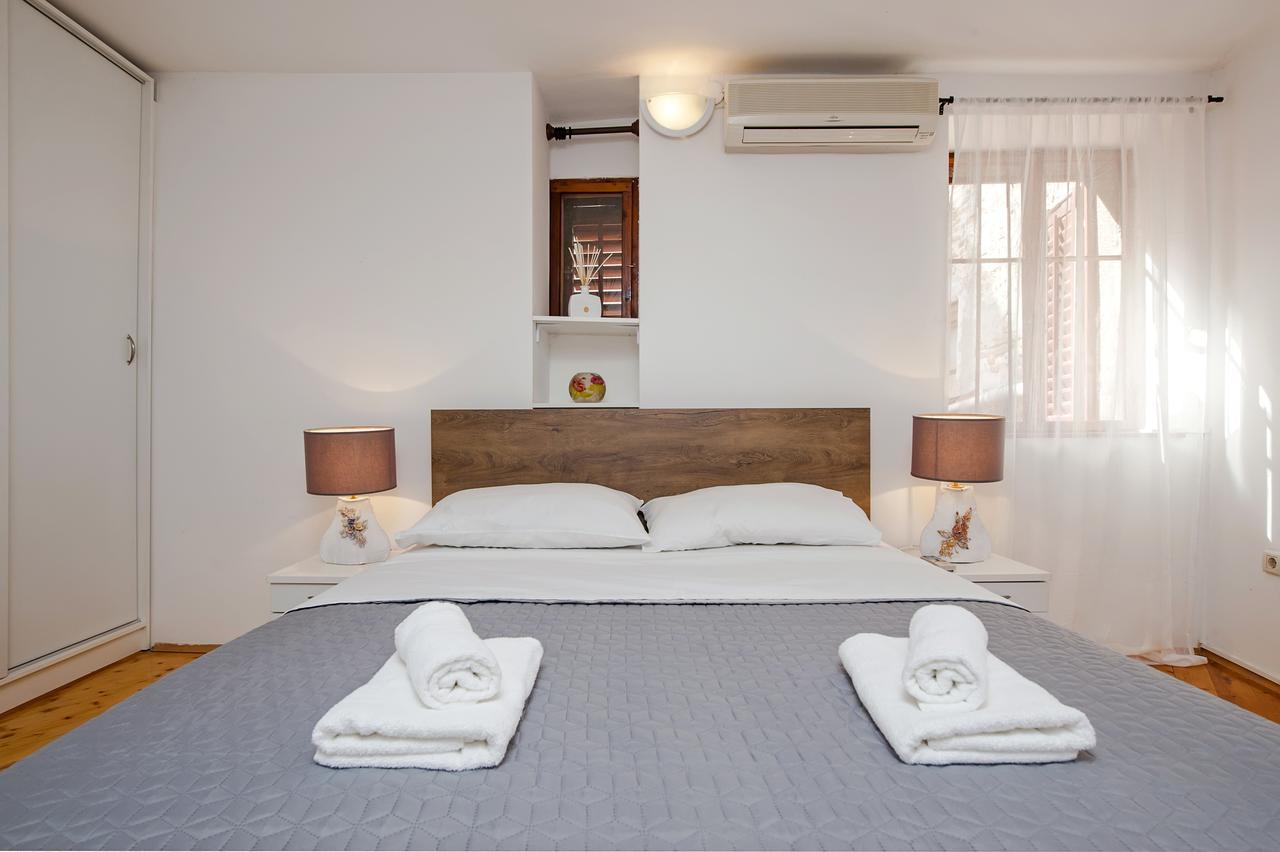 Apartment Marconi Ровин Екстериор снимка