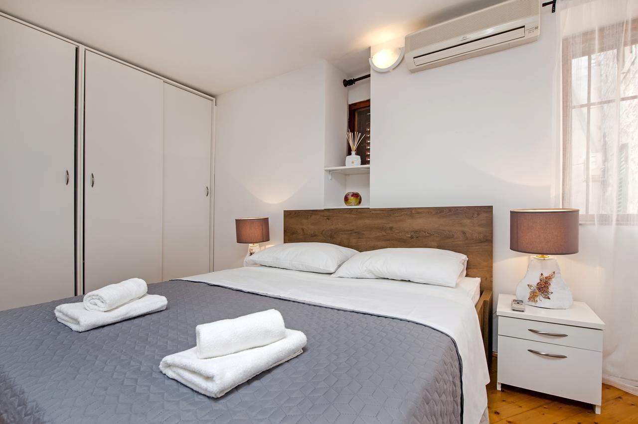 Apartment Marconi Ровин Екстериор снимка