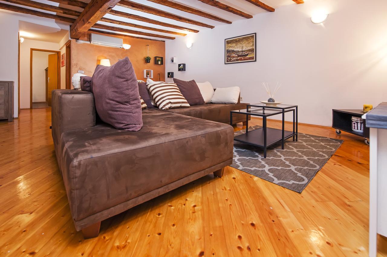 Apartment Marconi Ровин Екстериор снимка